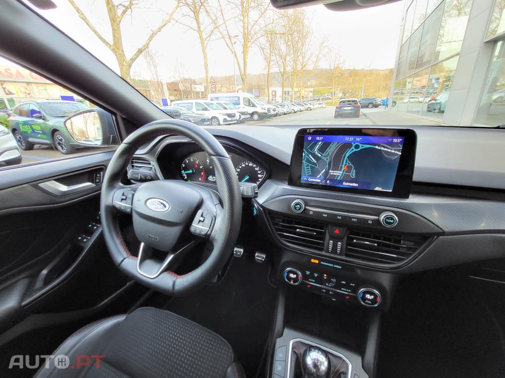Ford Focus 1.0 EcoBoost ST-Line X