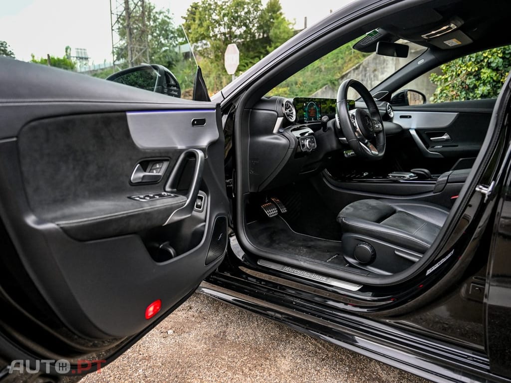 Mercedes-Benz CLA 250 e AMG Line