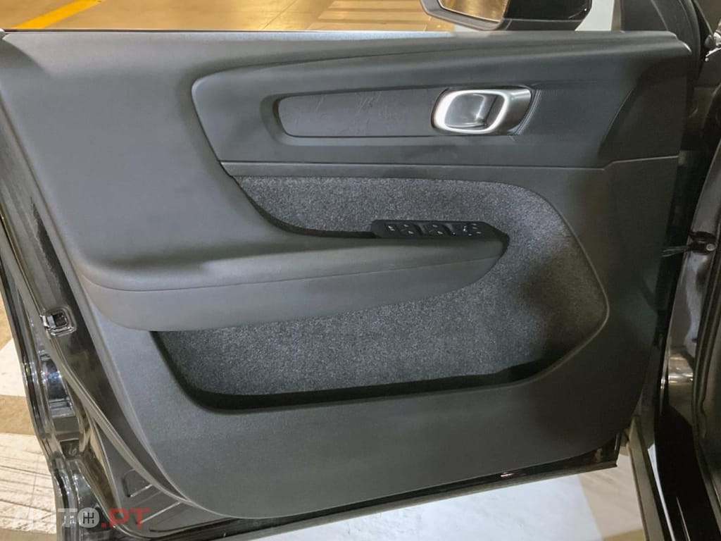 Volvo XC40 1.5 T2 Momentum Core