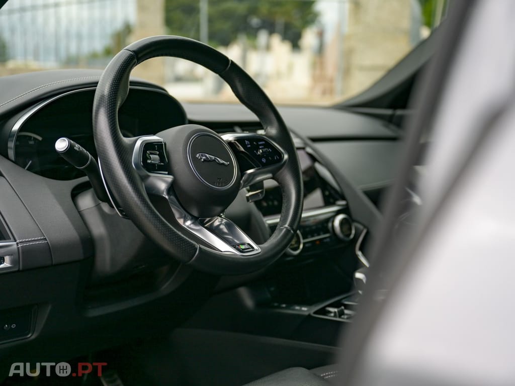 Jaguar E-Pace 1.5 P300e R-Dynamic SE AWD Aut.