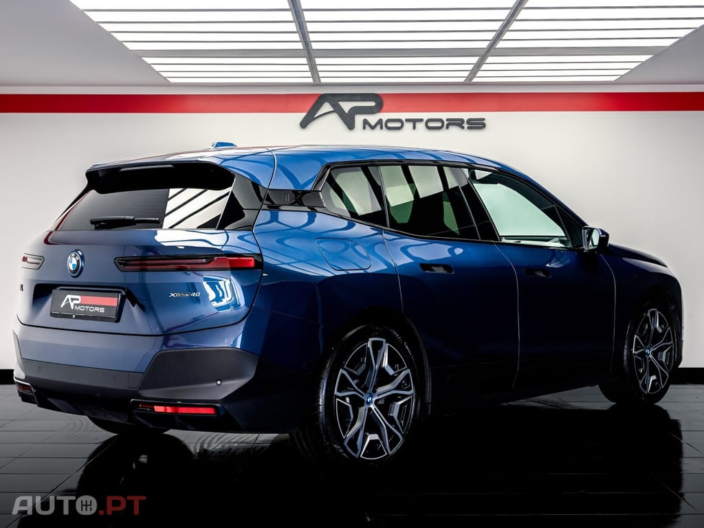 BMW iX xDrive 40