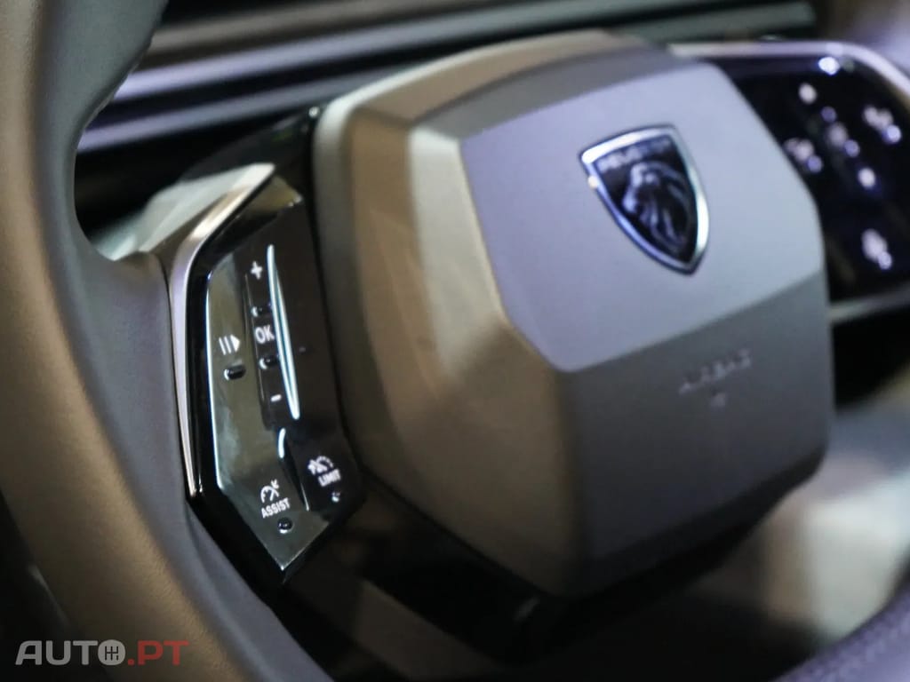 Peugeot 3008 1.2 Hybrid Allure e-DCS6