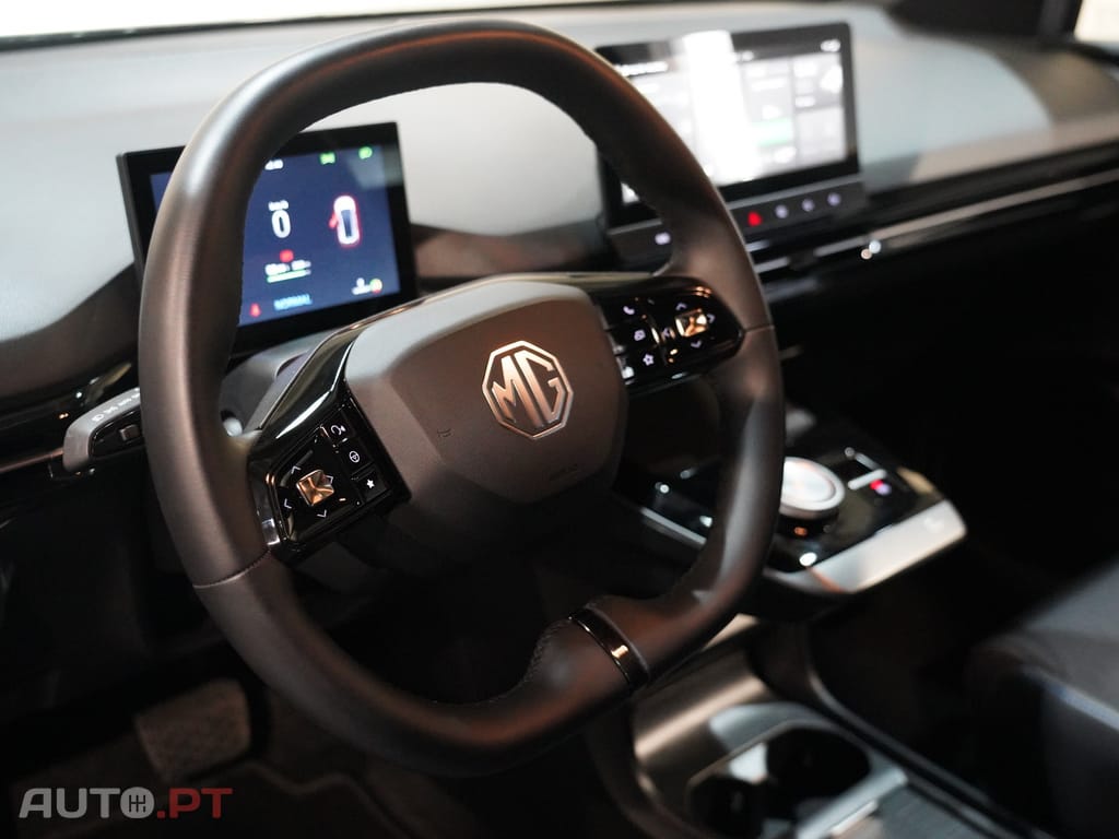 MG MG4 64 kWh Luxury