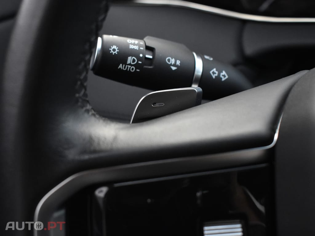 Land Rover Evoque 1.5 P300e AWD R-Dynamic SE Auto