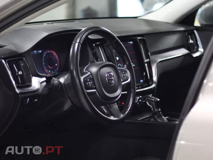 Volvo V60 2.0 D3 Momentum Geartronic