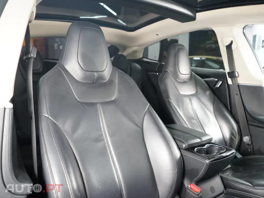 Tesla Model S 85
