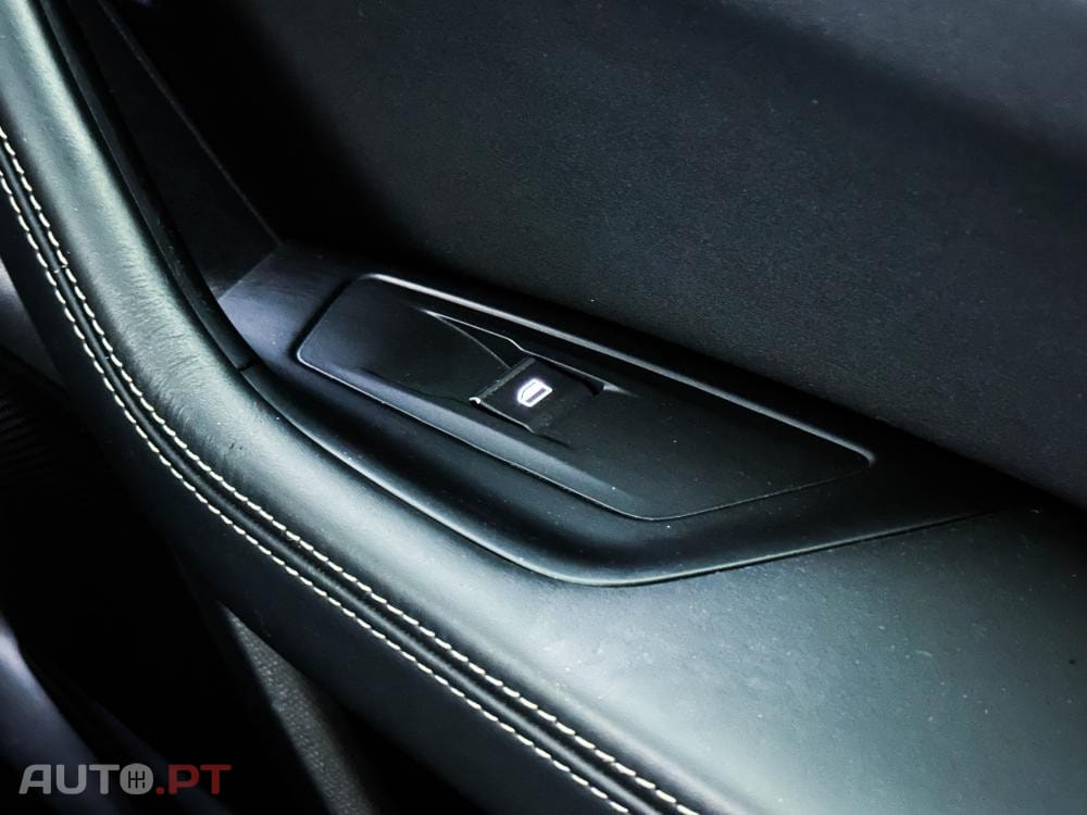 Peugeot 508 SW e-EAT8 225