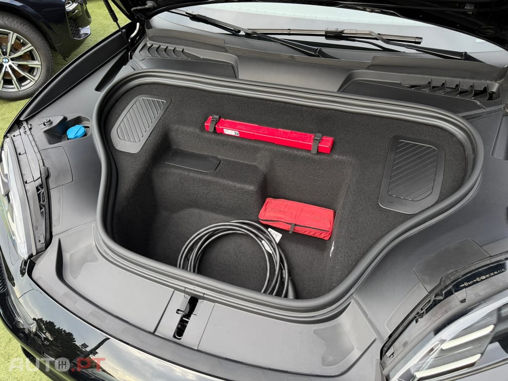 Porsche Macan Electric 4