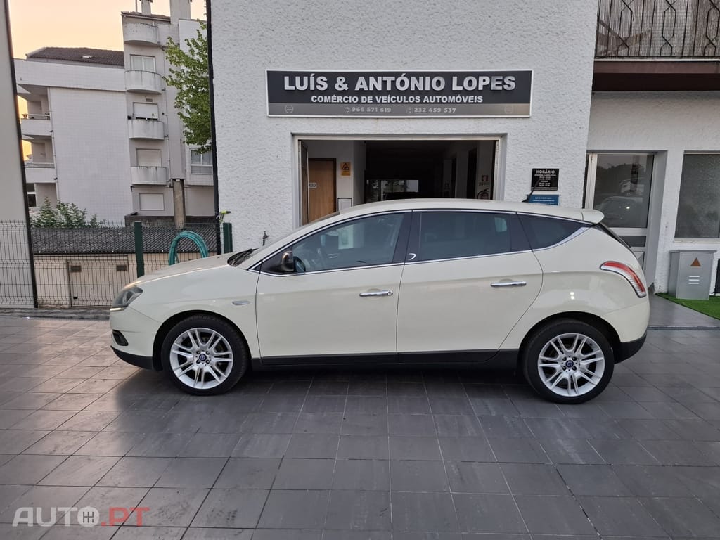 Lancia Delta 1.6 M-Jet Argento