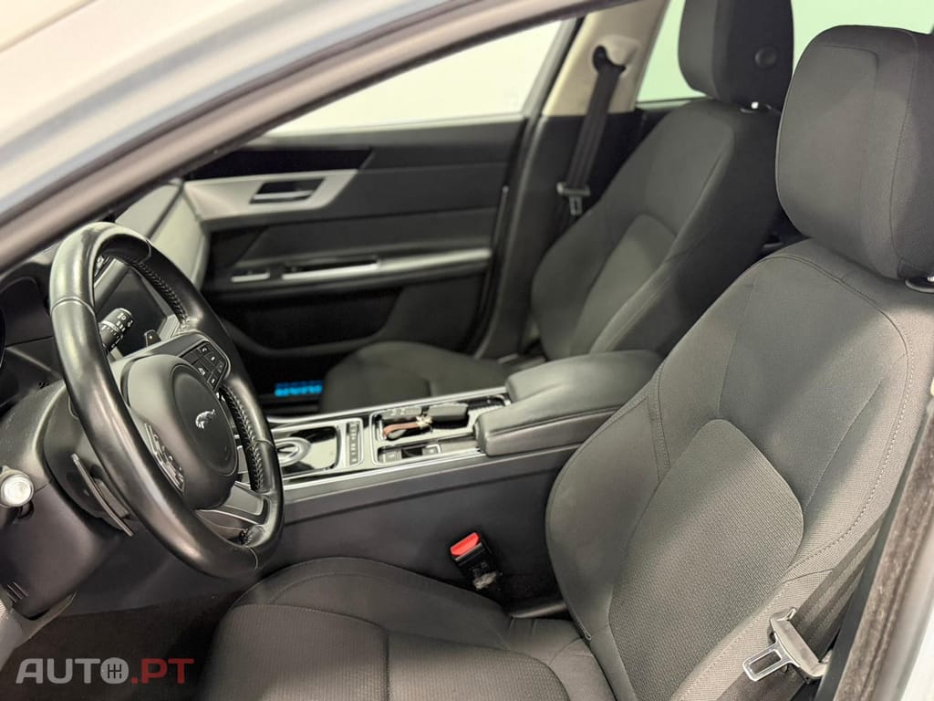Jaguar XF 2.0 D Pure Aut.