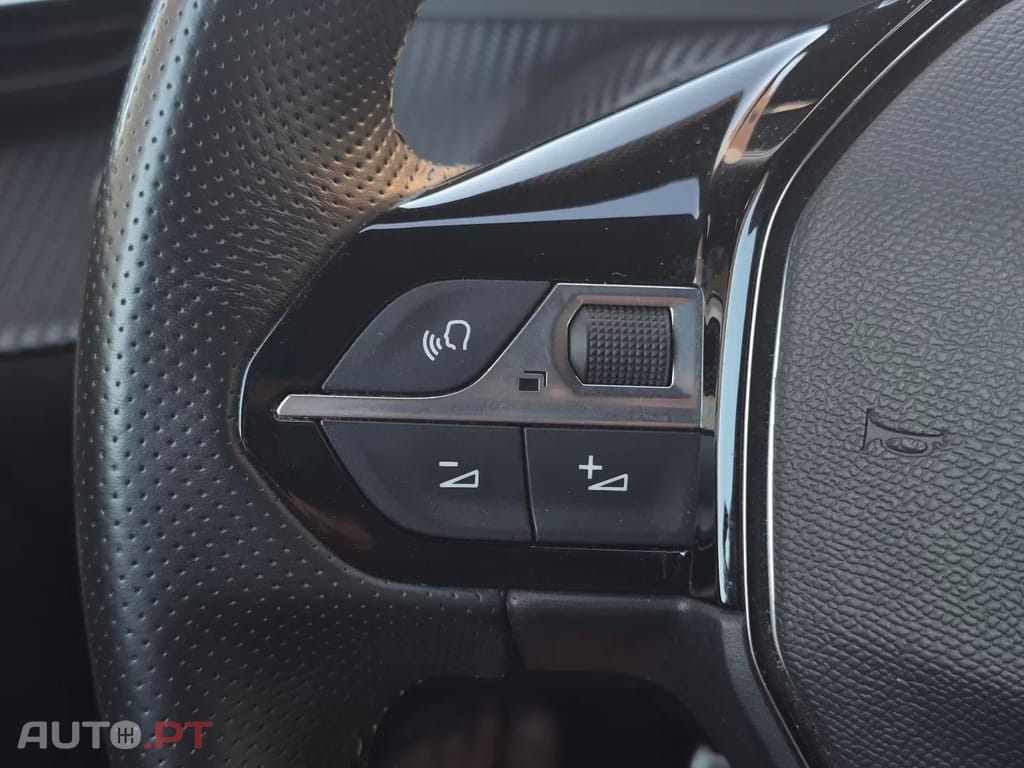 Peugeot E-2008 50 kWh GT Pack