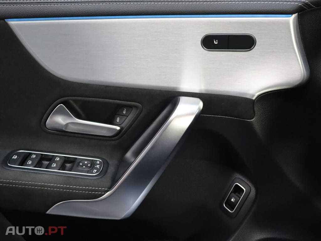 Mercedes-Benz A 250 e Auto AMG LINE