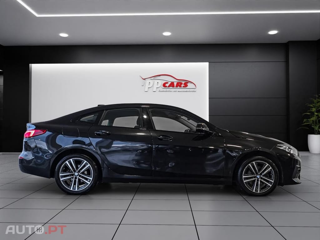 BMW 216 d Line Sport — fotografia 5