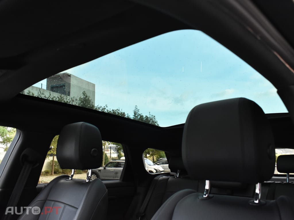 Land Rover Evoque 1.5 P300e AWD R-Dynamic SE Auto