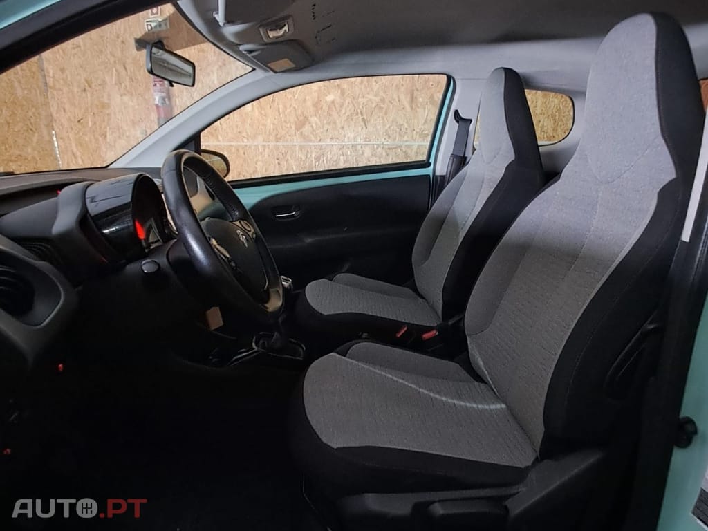Citroen C1 1.2 VTi Shine