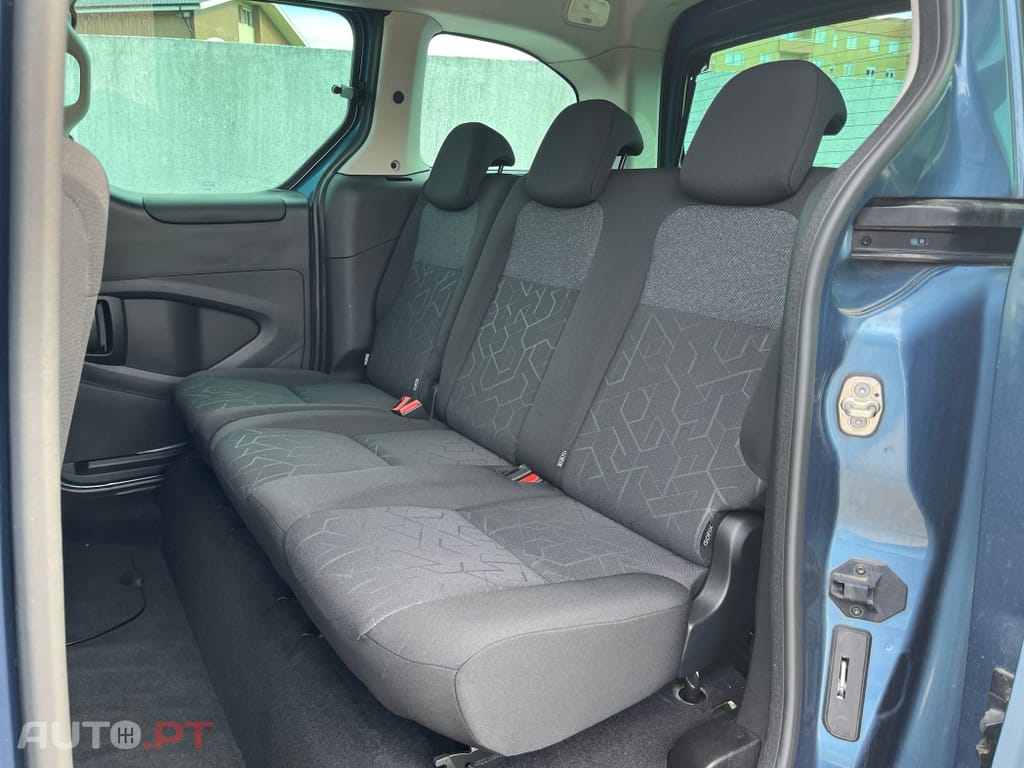 Peugeot E-Partner 50 kWh Premium Standard