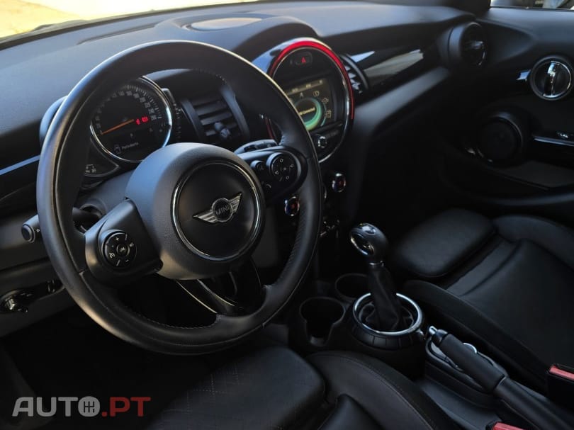 MINI Cooper Cooper D Auto