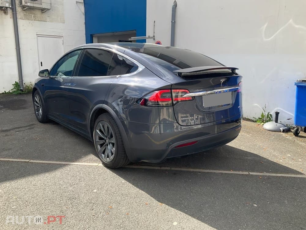 Tesla Model X 100D