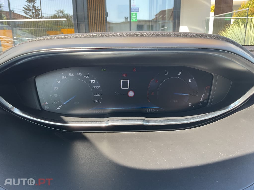 Peugeot 3008 1.5 BlueHDi Active