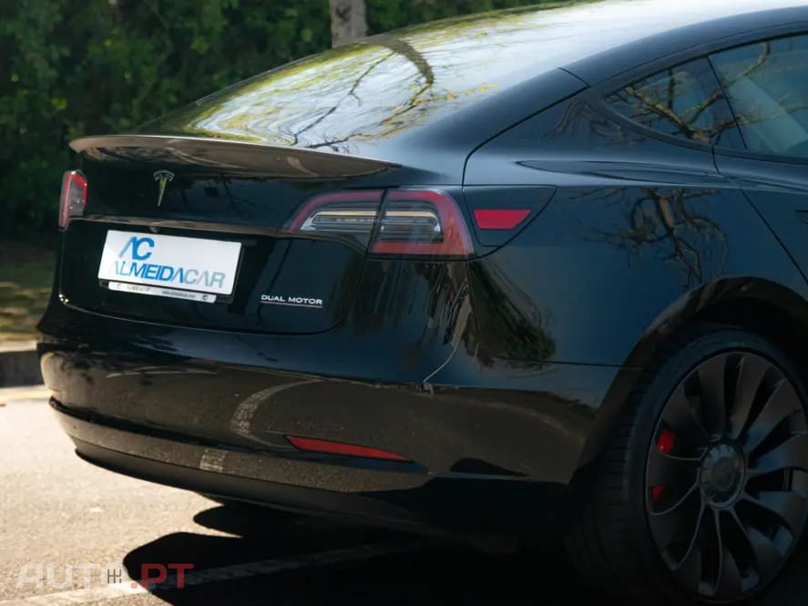 Tesla Model 3 Long Range AWD Dual Motor Performance