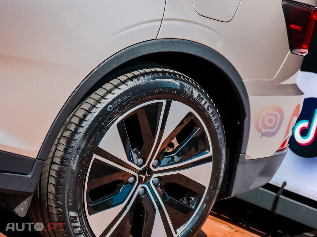 Polestar 2 Long Range 82 kWh AWD