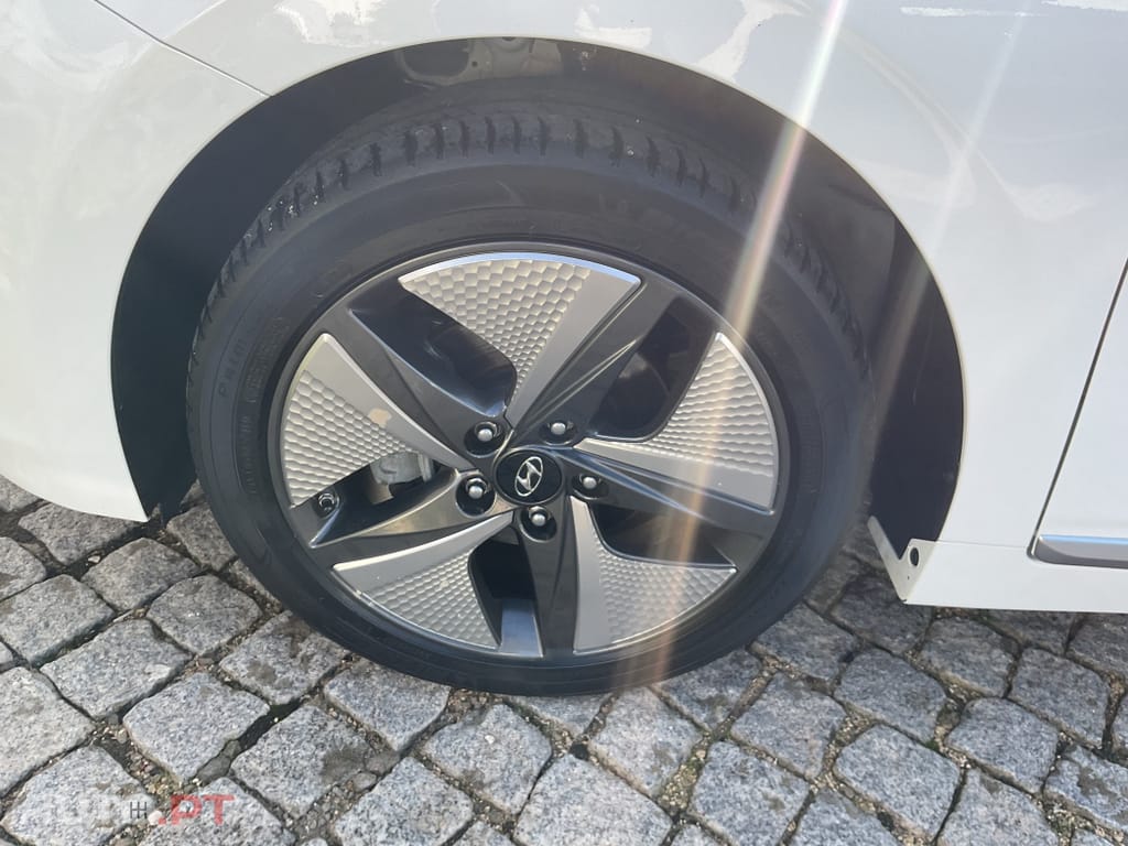 Hyundai Ioniq 1.6 GDI HEV