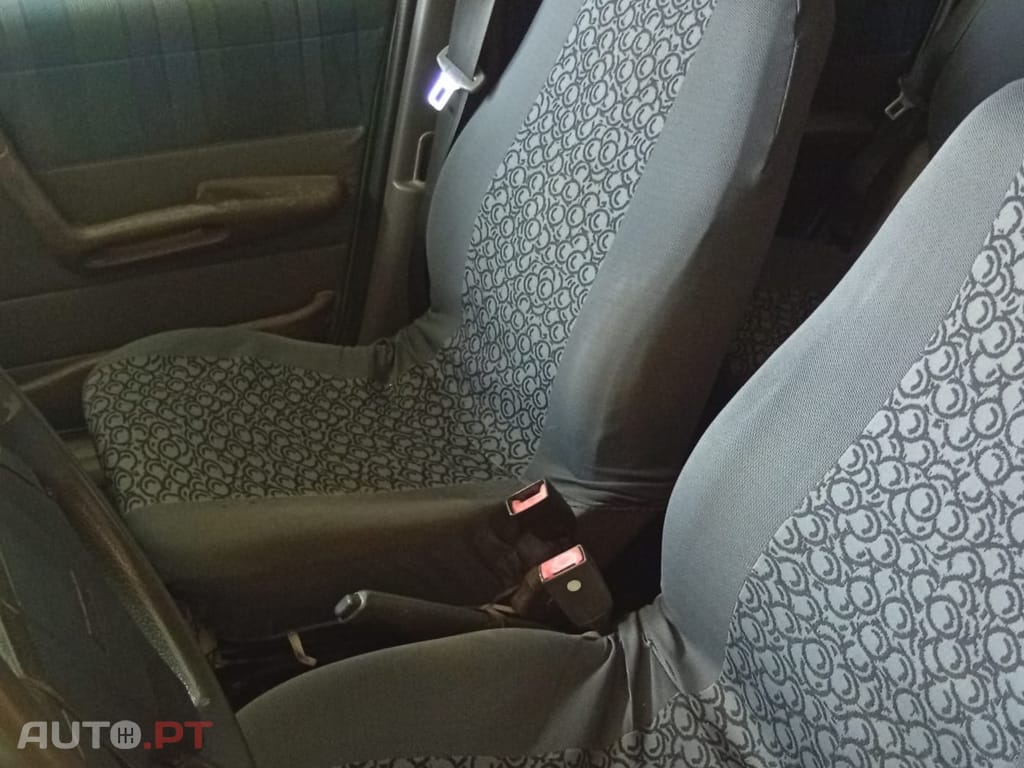 Fiat Punto 1.2 Fire - 5 portas