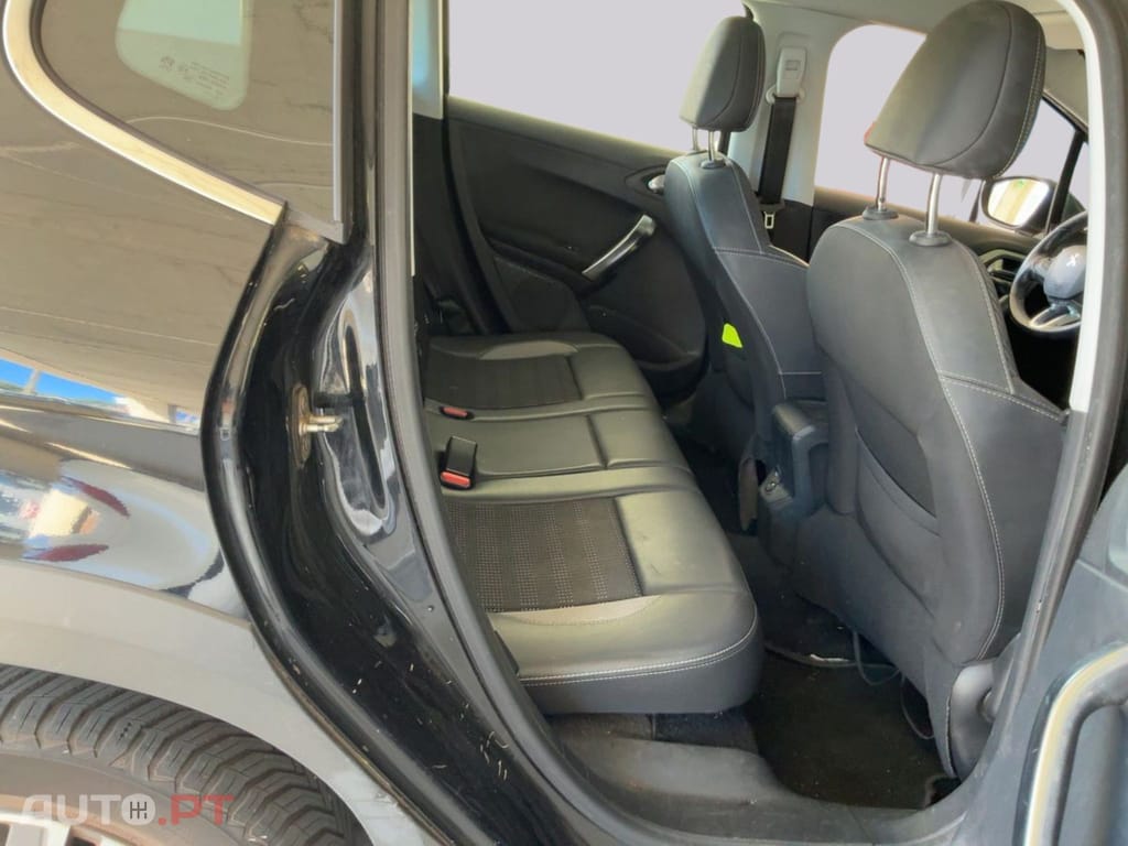 Peugeot 2008 1.2 PureTech Allure