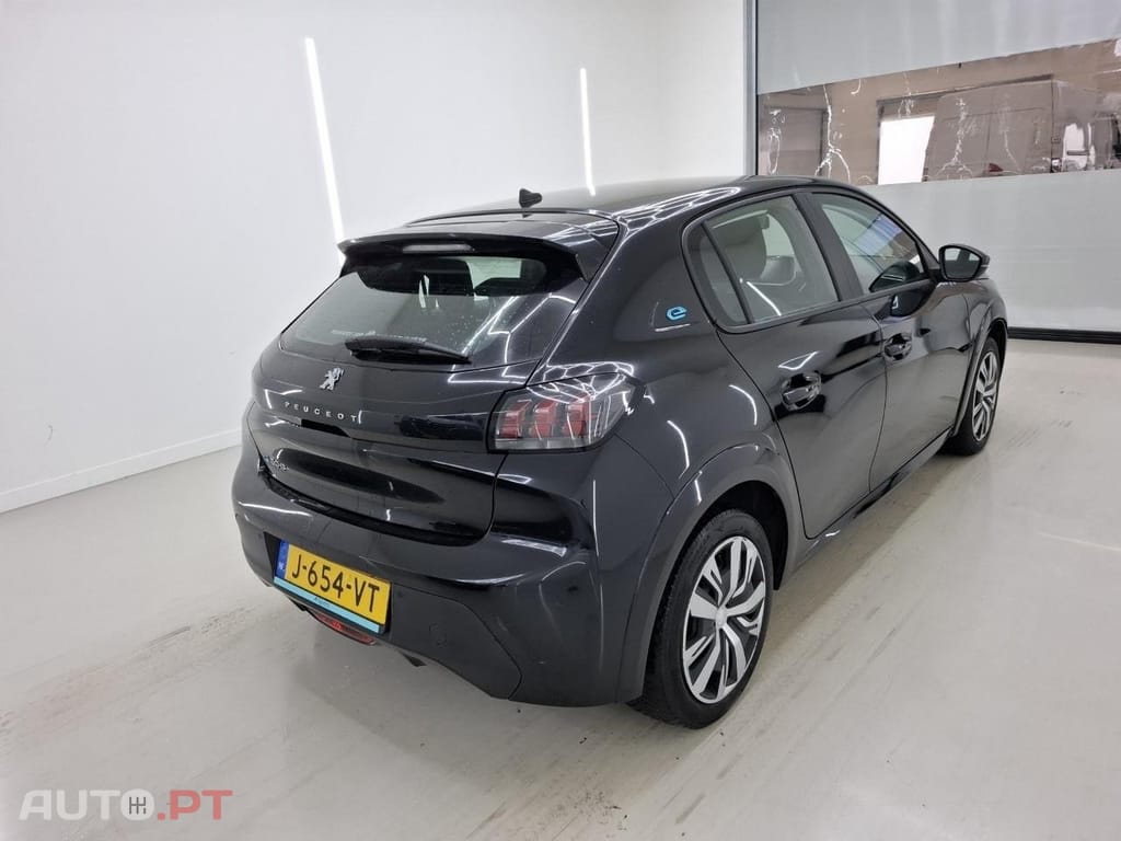 Peugeot E-208 50 kWh Active