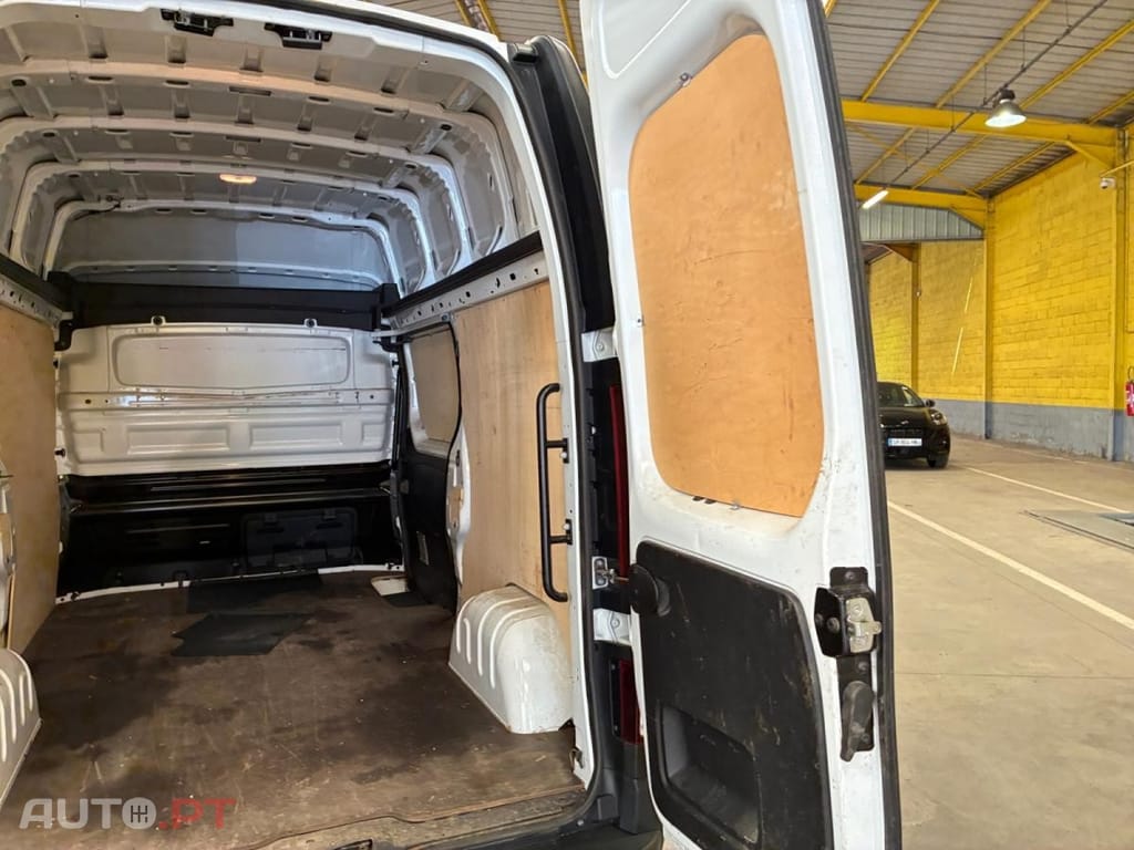 Renault Trafic 2.0 dCi L2H2 1.2T