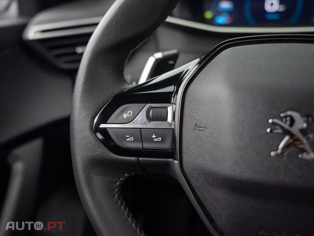 Peugeot 2008 1.5 BlueHDi Allure Pack EAT8