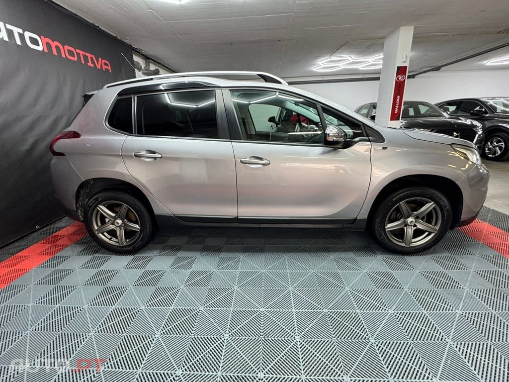 Peugeot 2008 1.2 PureTech Allure