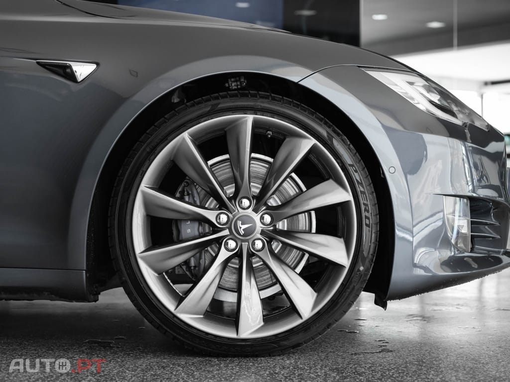Tesla Model S 75D