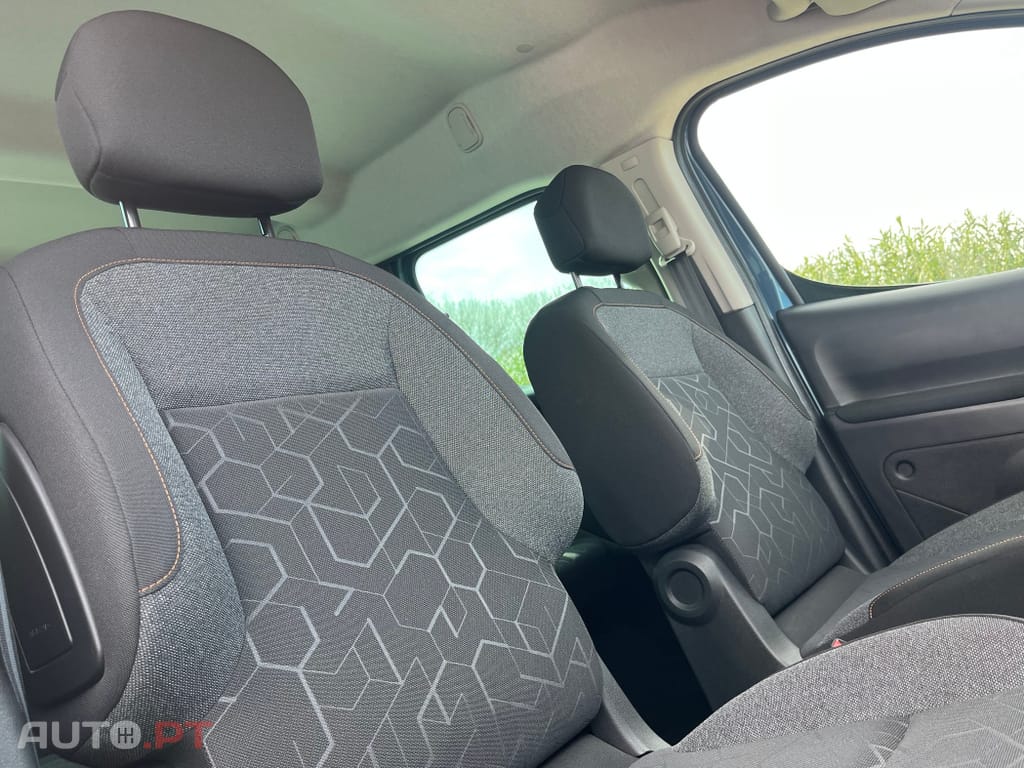 Peugeot E-Partner 50 kWh Premium Standard