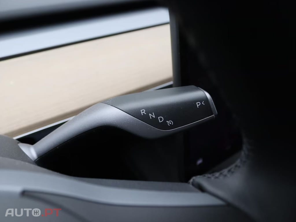 Tesla Model Y Standard RWD Plus 95% I.V.A DEDUTIVEL