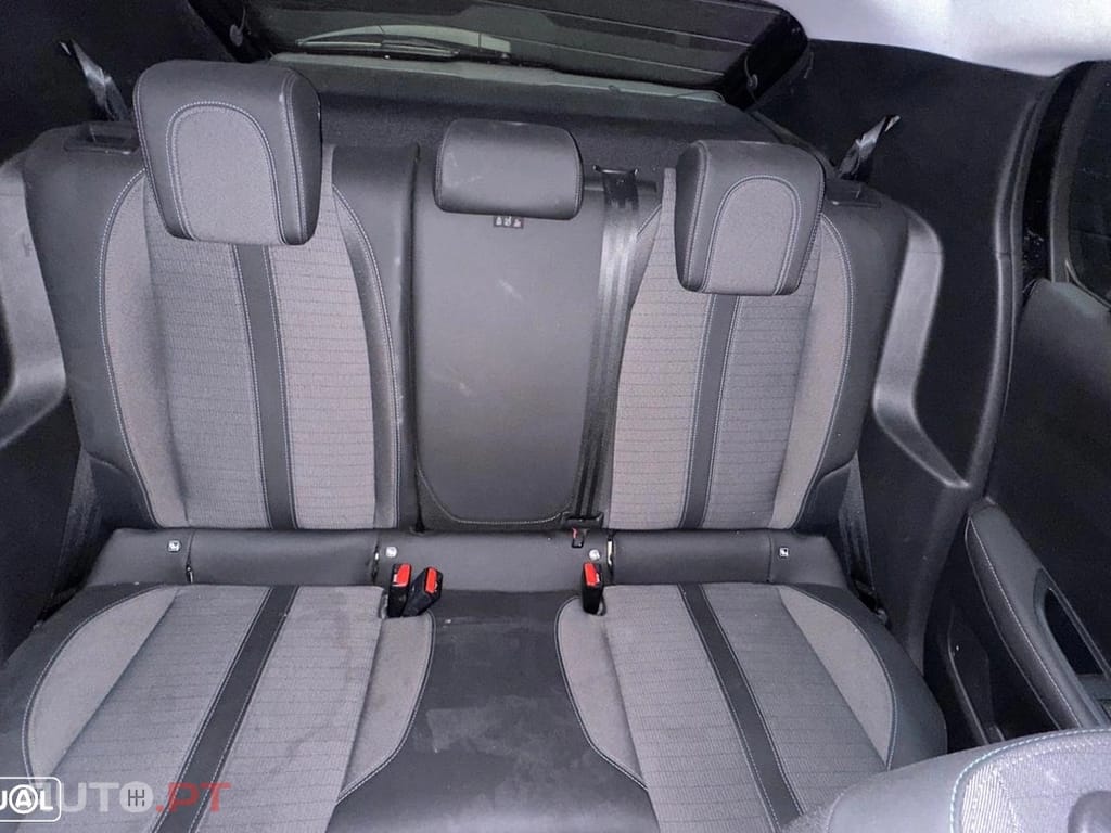 Peugeot E-208 50 kWh Allure Pack