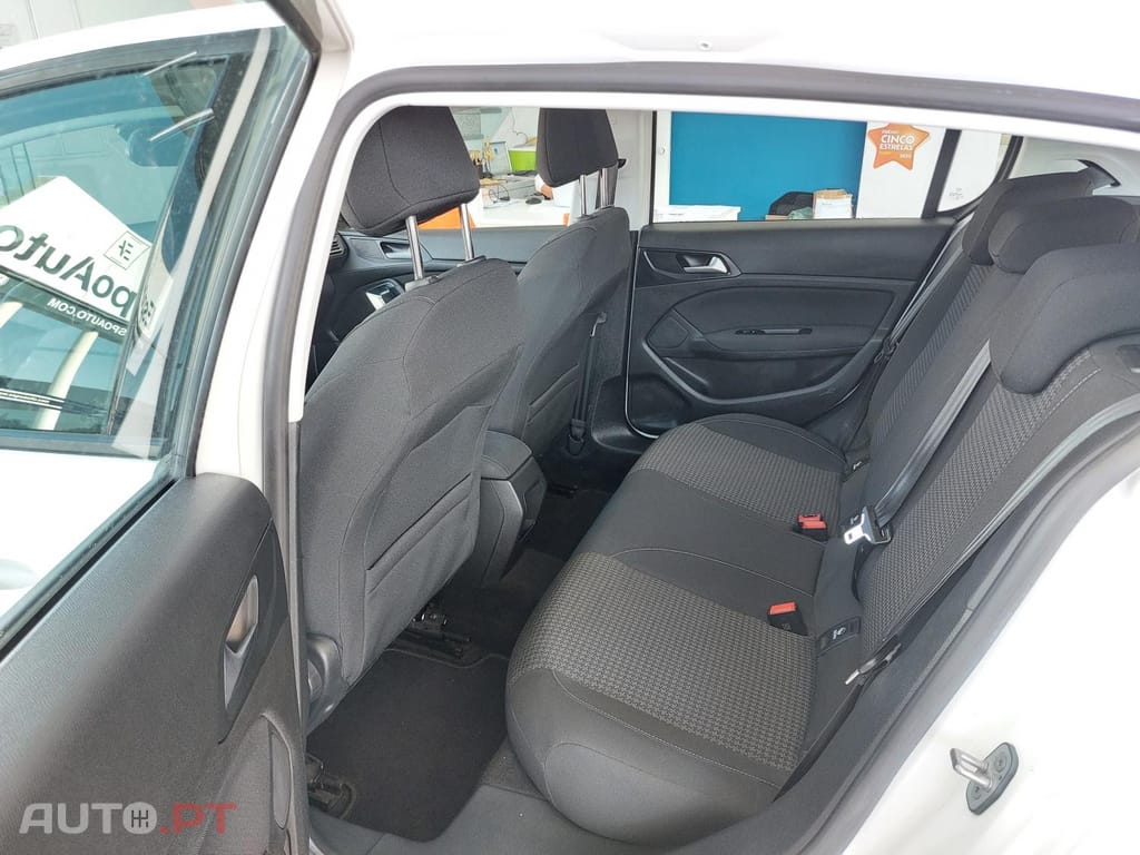 Peugeot 308 1.5 BlueHDi Business Line