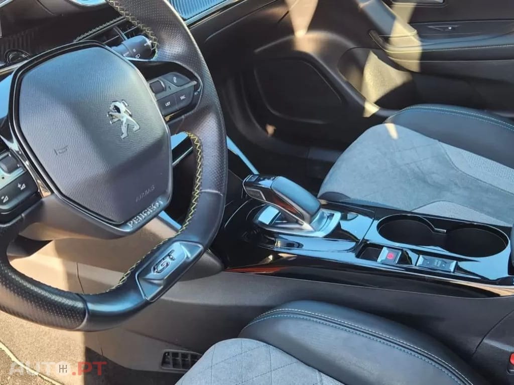 Peugeot E-2008 GT Line