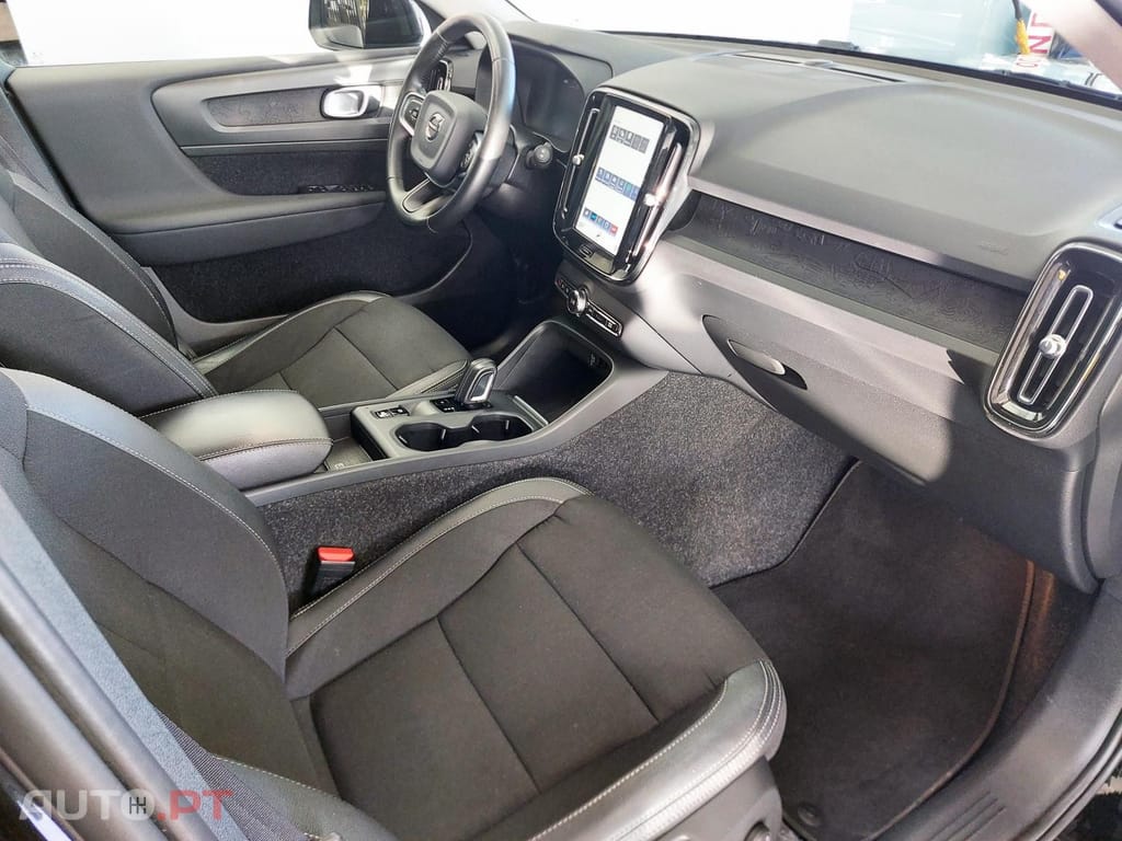 Volvo XC40 1.5 T5 PHEV Momentum Plus