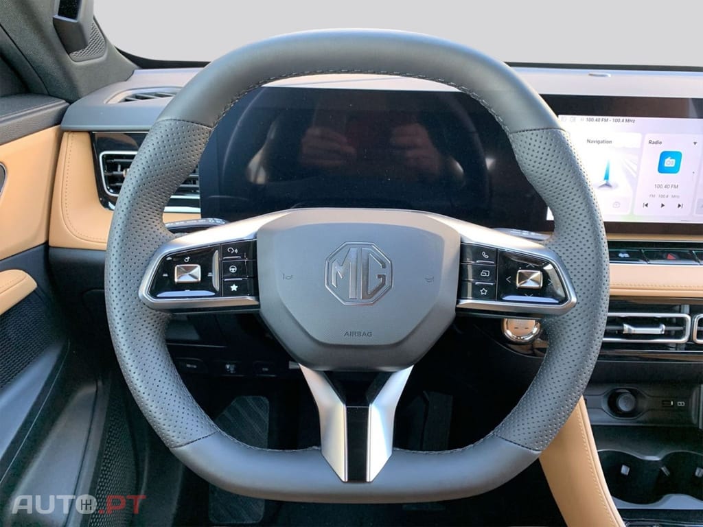 MG EHS PHEV Luxury  
