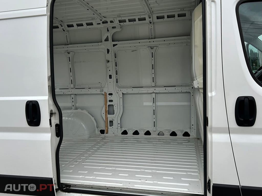 Peugeot Boxer 2.2 BlueHDi 333 L2 CD