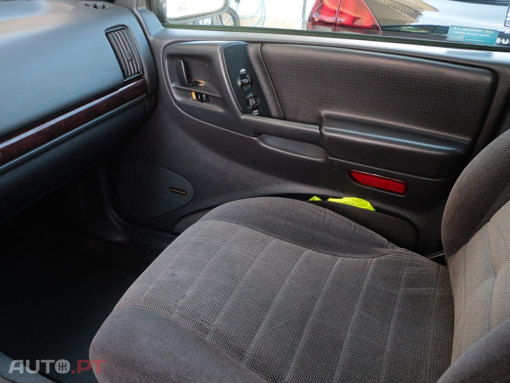Jeep Grand Cherokee 2.5 TD Official