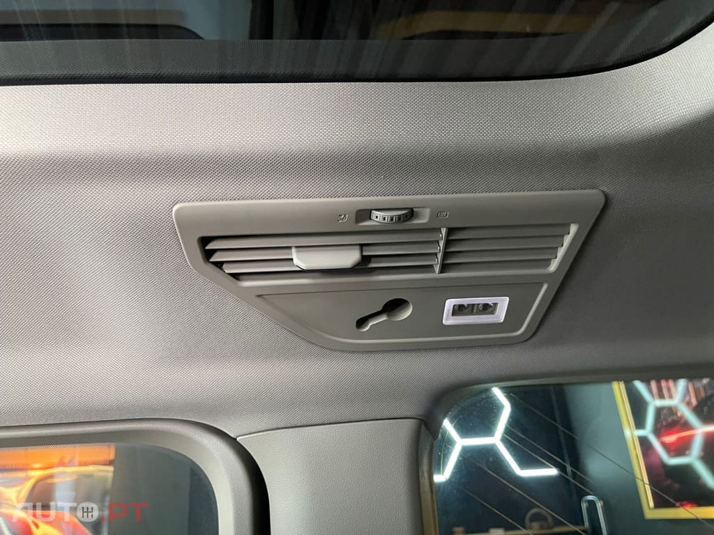 Volkswagen Multivan 2.0 TDI BM Longa Comfortline DSG