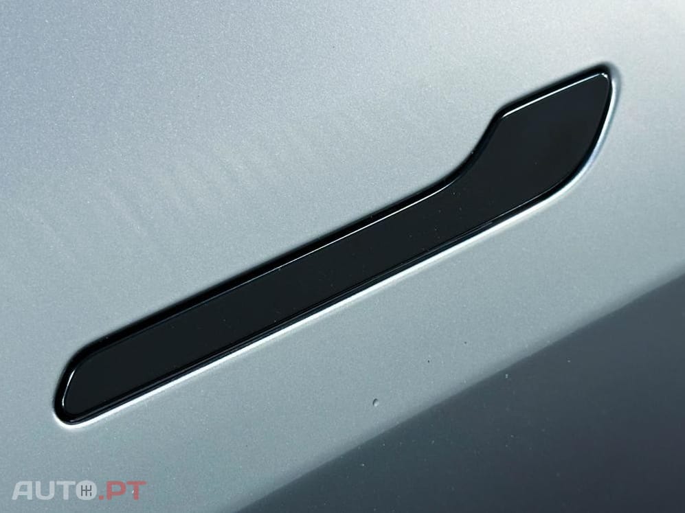 Tesla Model Y Long Range Dual Motor AWD