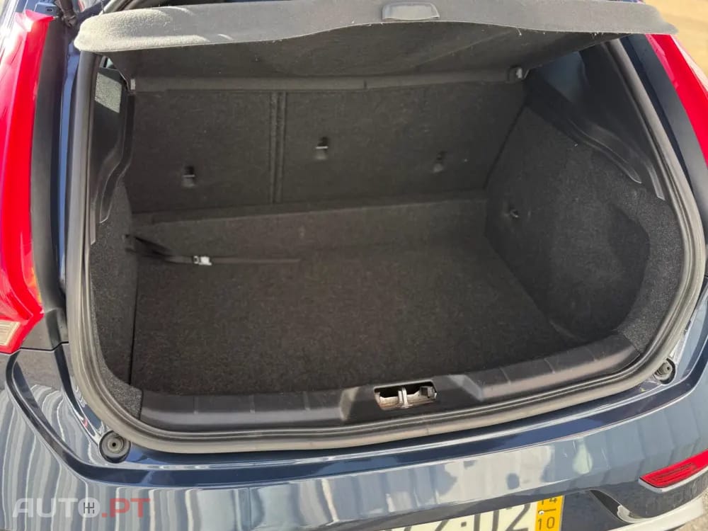 Volvo V40 1.6 D2 R-Design Momentum