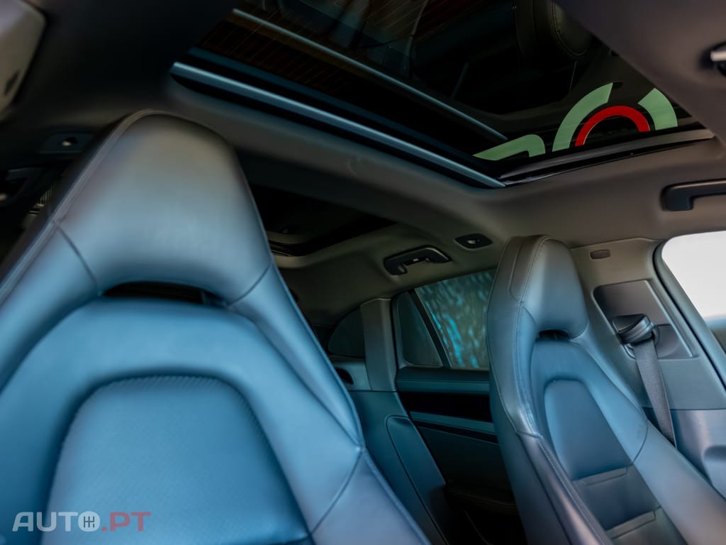 Porsche Panamera 4 E-Hybrid