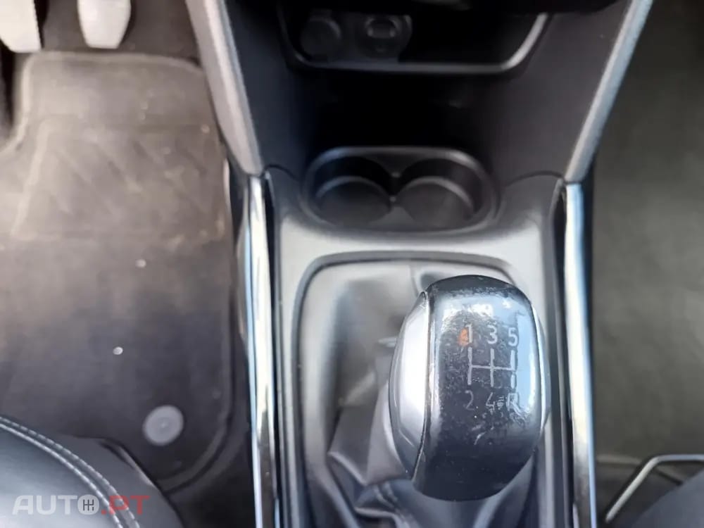 Peugeot 2008 1.2 VTi Active