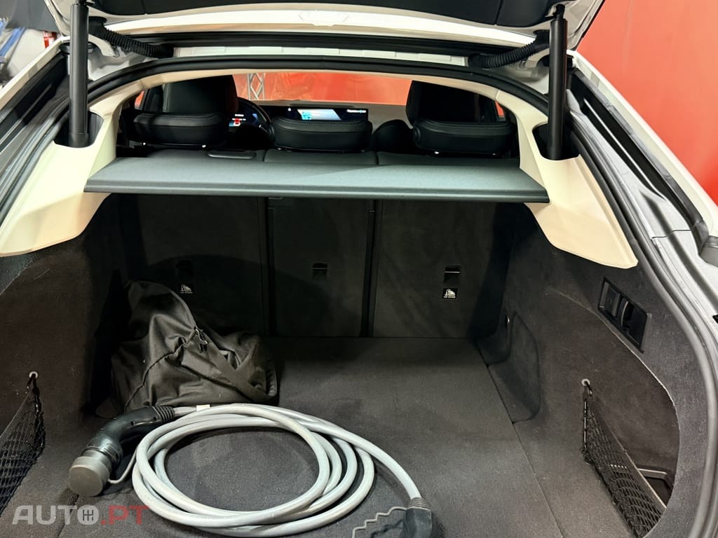 BMW i4 eDrive35
