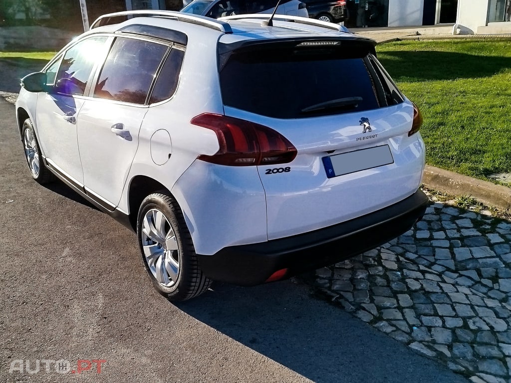 Peugeot 2008 STYLE 1.2 Puretech 82cv