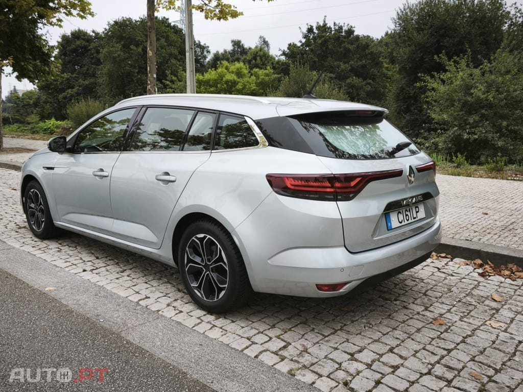 Renault Mégane Sport Tourer 1.5 Blue dCi Business — fotografia 30